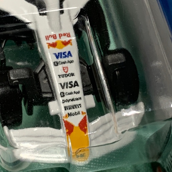 Visa Cash App Racing Bulls Formula One Team /Equipe Formula 1 Car - Picture 7 of 10